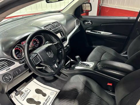 Used 2018 Dodge Journey SE image 9