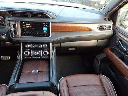 Used 2024 GMC Yukon Denali Ultimate AWD/4WD image 18