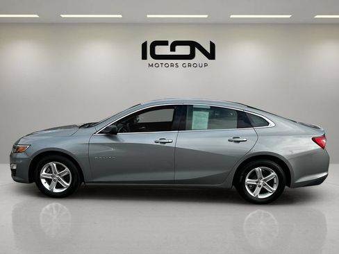 Used 2023 Chevrolet Malibu LT FWD image 2