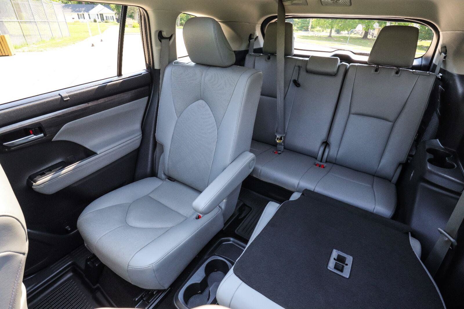 Used 2020 Toyota Highlander Platinum AWD/4WD image 20