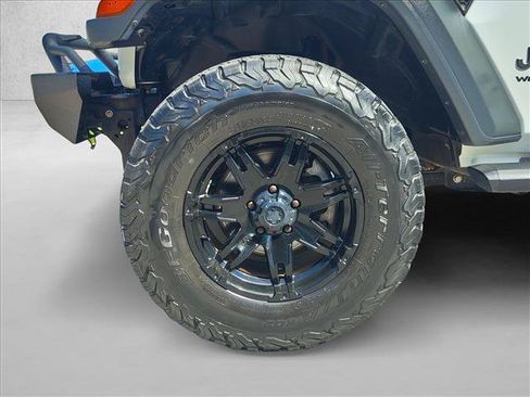 Used 2018 Jeep Wrangler Unlimited Sport S AWD/4WD image 10
