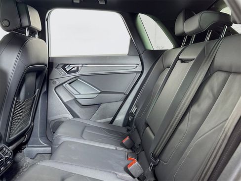 Used 2022 Audi Q3 2.0T Premium Plus w/ Premium Plus Package image 13