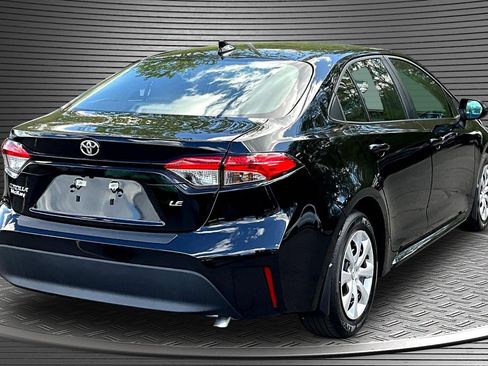 Used 2026 Toyota Corolla LE FWD image 6