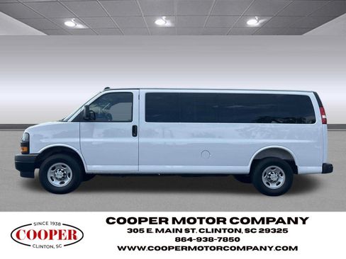 Used 2025 Chevrolet Express 3500 LS RWD image 2
