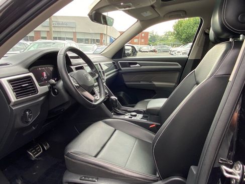 Used 2022 Volkswagen Atlas SEL R-Line AWD/4WD image 12