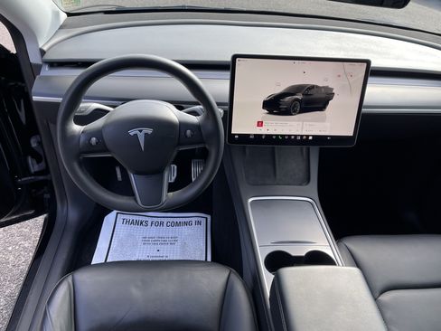 Used 2022 Tesla Model Y Long Range AWD/4WD image 12