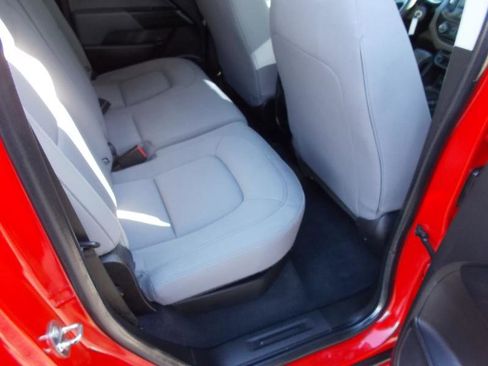 Used 2020 Chevrolet Colorado W/T image 24