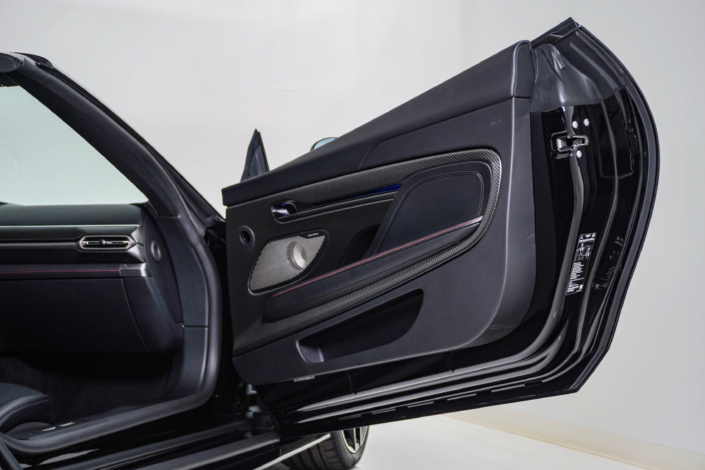 Used 2026 Aston Martin Vanquish Convertible RWD image 21
