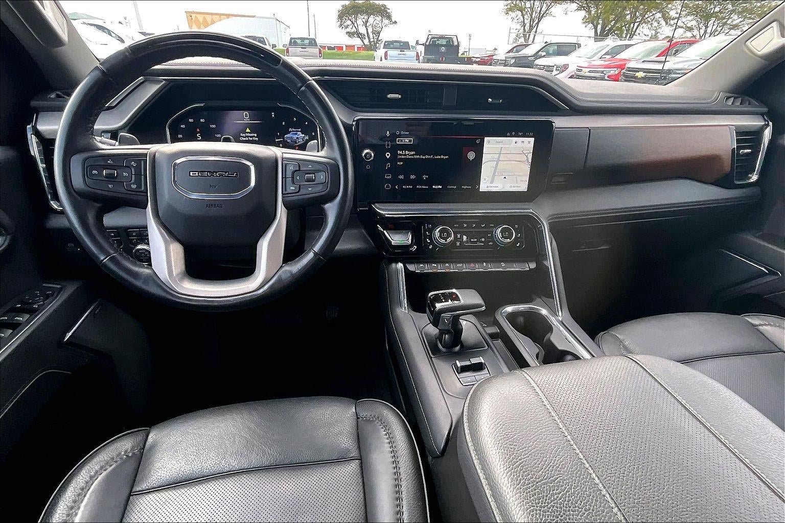 Used 2025 GMC Sierra 1500 Denali AWD/4WD image 16