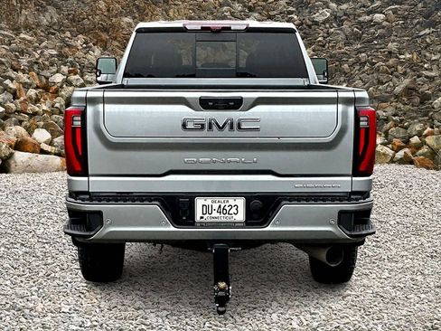 Used 2024 GMC Sierra 2500 Denali Ultimate image 4
