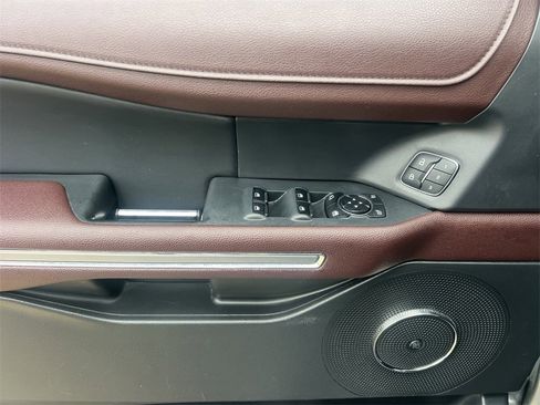 Used 2023 Ford Expedition Limited image 22