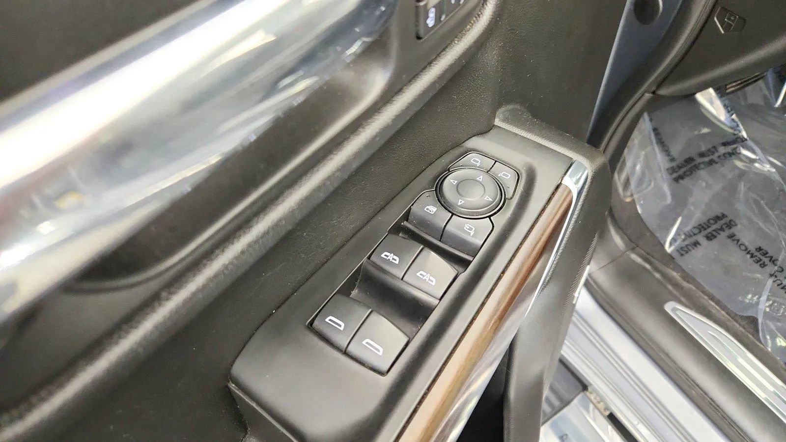 Used 2019 GMC Sierra 1500 SLT w/ SLT Premium Plus Package AWD/4WD image 27