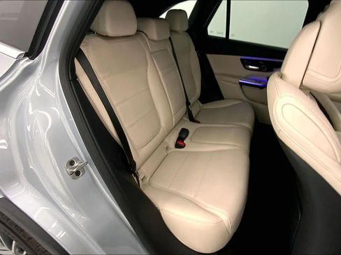 Used 2026 Mercedes-Benz GLC 300 image 13