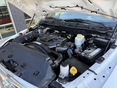 Used 2018 RAM 5500 Tradesman w/ Power & Remote Entry Group image 19