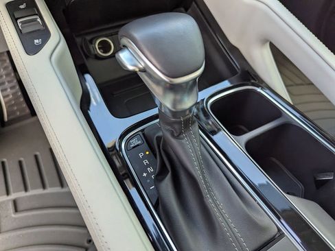 Certified 2022 Kia Telluride SX w/ Towing Package image 24