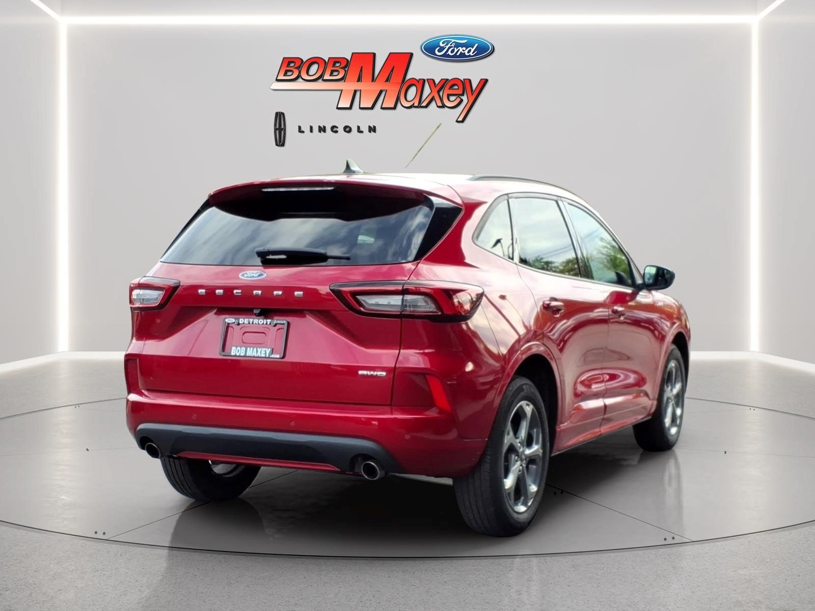 Used 2023 Ford Escape ST-Line w/ Tech Pack #1 AWD/4WD image 4