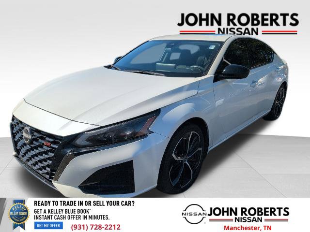 Used 2024 Nissan Altima 2.5 SR w/ SR Premium Package FWD image 3