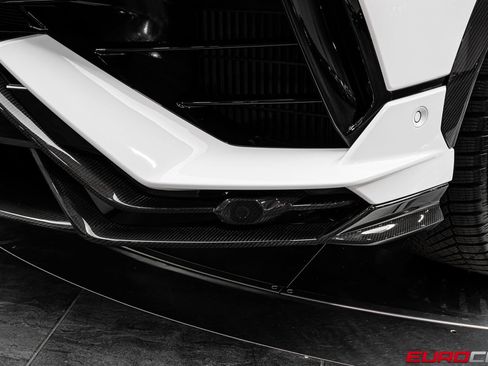 Used 2023 Lamborghini Urus Performante AWD/4WD image 14