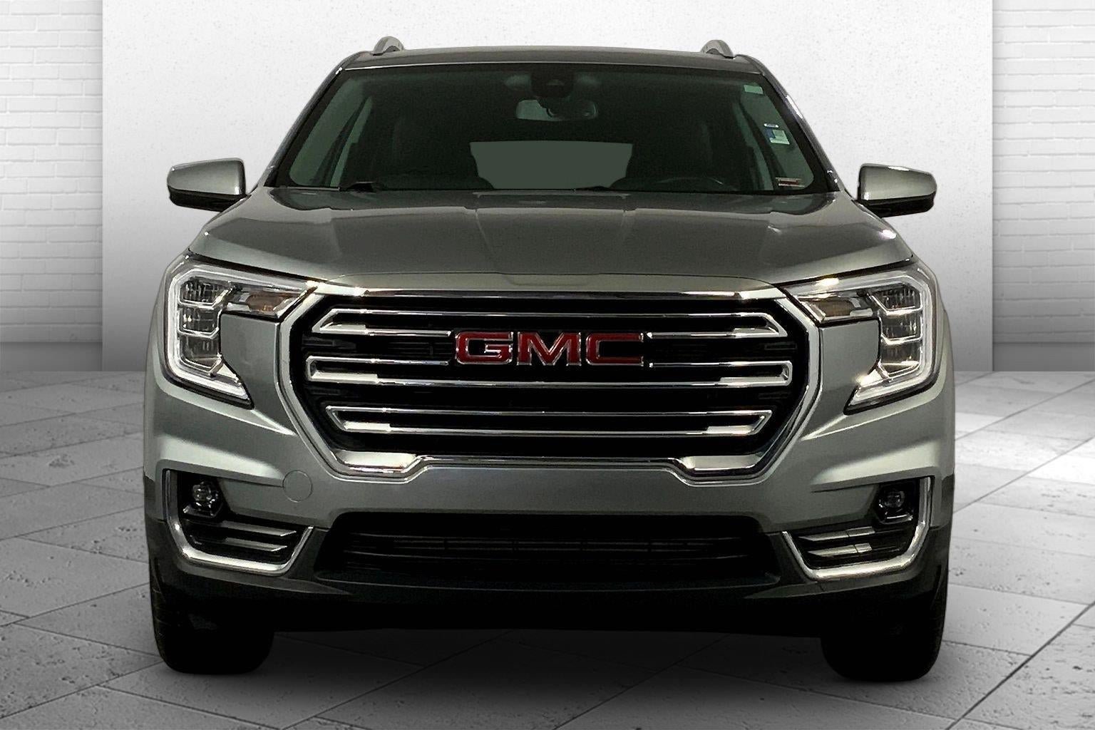 Used 2023 GMC Terrain SLT AWD/4WD image 2