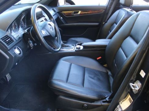 Used 2011 Mercedes-Benz C 300 Sport image 8