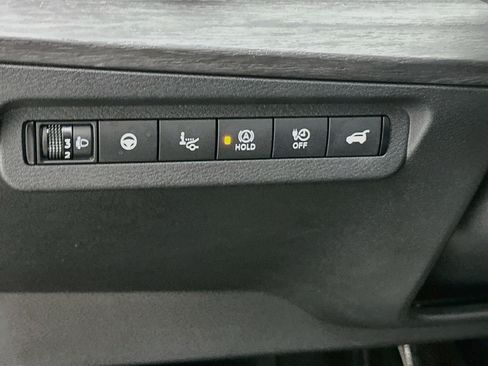 Used 2024 Nissan Ariya AWD image 17