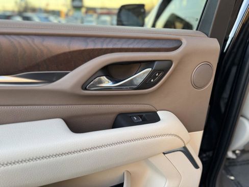 Used 2021 GMC Yukon Denali w/ Denali Premium Package image 27