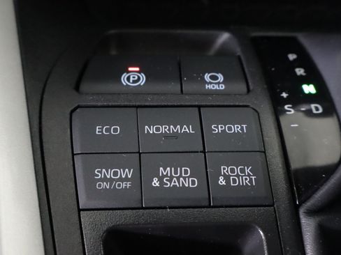 Used 2025 Toyota RAV4 XLE w/ Convenience Package AWD/4WD image 18