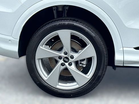 Used 2025 Audi Q5 Premium Plus AWD/4WD image 23