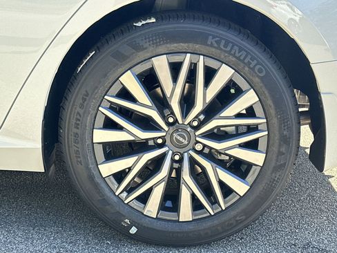 New 2025 Nissan Altima 2.5 SV w/ SV Premium Package image 27