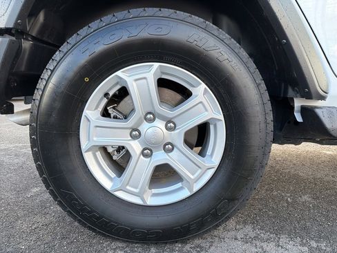 Used 2022 Jeep Wrangler Unlimited Sport w/ Sun And Sound Package image 13