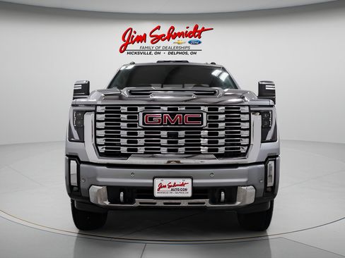 Used 2024 GMC Sierra 2500 Denali w/ Denali Reserve Package AWD/4WD image 2
