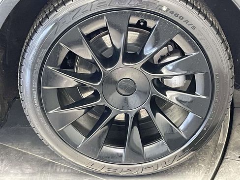 Used 2020 Tesla Model Y Long Range image 12