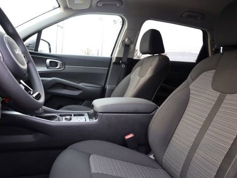 Used 2022 Kia Sorento LX image 17