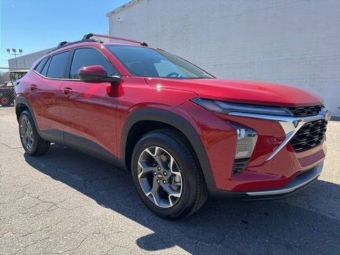 New 2026 Chevrolet Trax LT w/ Driver Confidence Package image 8