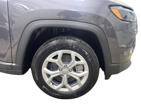 Used 2024 Jeep Compass Latitude w/ Convenience Group image 23