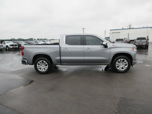 Used 2023 Chevrolet Silverado 1500 LTZ AWD/4WD image 5