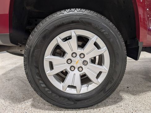 Used 2019 Chevrolet Colorado LT w/ Safety Package image 13