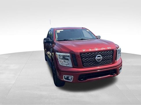 Used 2017 Nissan Titan PRO-4X AWD/4WD image 8