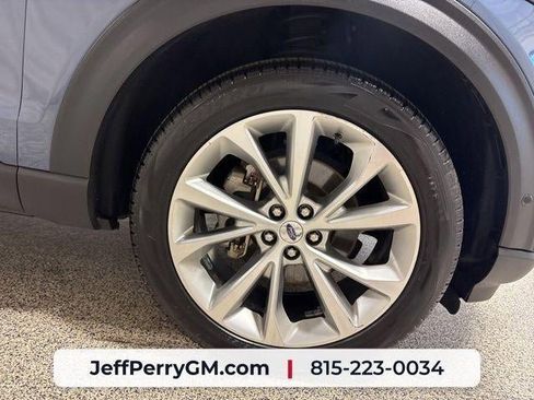 Used 2021 Ford Explorer Platinum w/ Equipment Group 601A AWD/4WD image 32