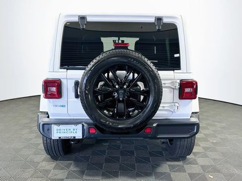 Used 2021 Jeep Wrangler Unlimited Sahara w/ Cold Weather Group AWD/4WD image 7