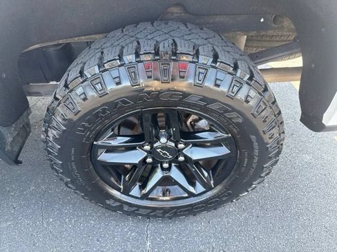 Used 2020 Chevrolet Silverado 1500 LT Trail Boss AWD/4WD image 12