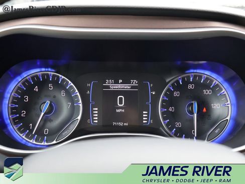 Used 2023 Chrysler Voyager LX FWD image 29