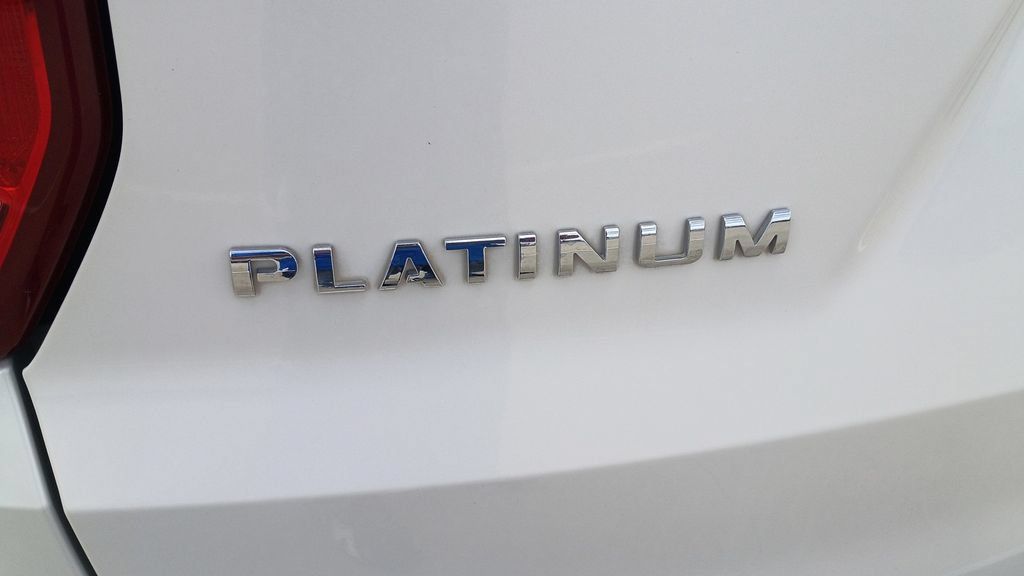 Used 2018 Ford Explorer Platinum AWD/4WD image 14