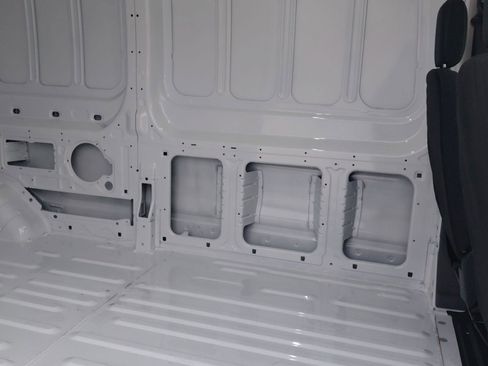 New 2023 Ford E-Transit Medium Roof image 15