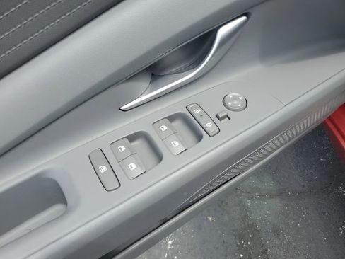 Used 2024 Hyundai Elantra SEL FWD image 18