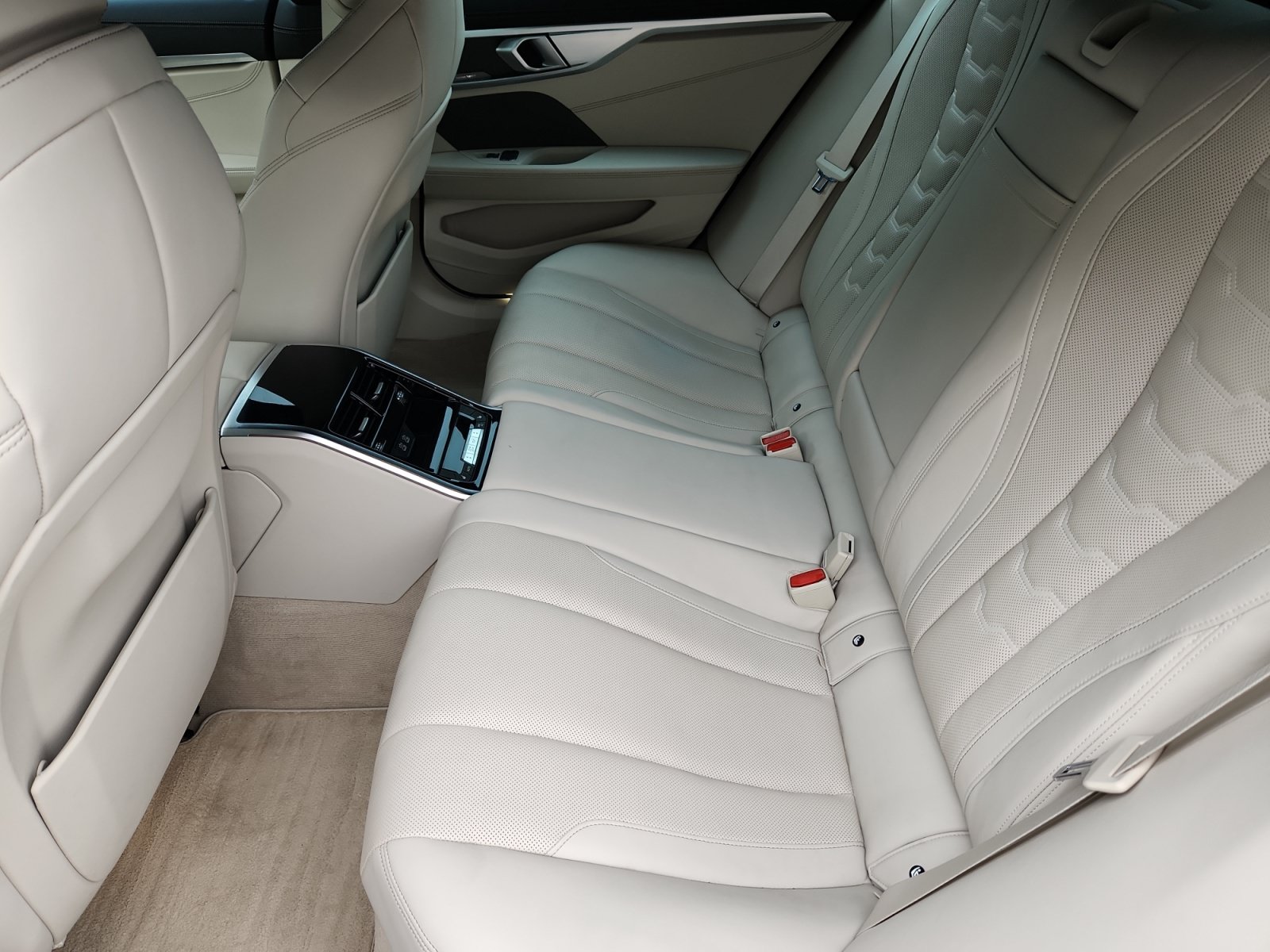 Used 2022 BMW 840i Gran Coupe xDrive w/ Comfort Seating Package AWD/4WD image 17