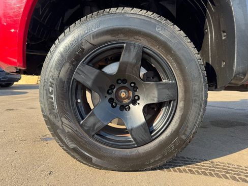 Used 2012 Nissan Titan SV image 13