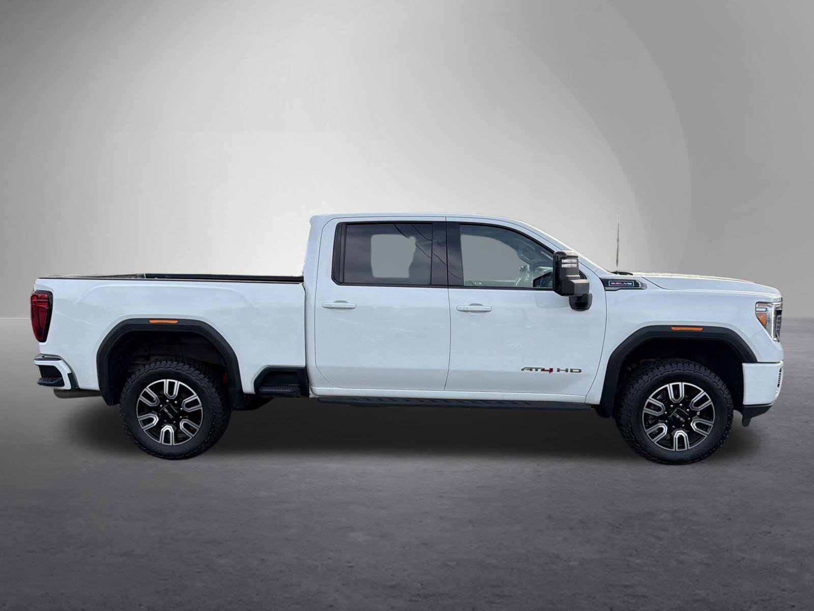Used 2022 GMC Sierra 2500 AT4 AWD/4WD image 2