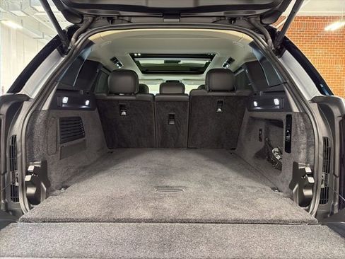 Used 2024 Land Rover Range Rover SE image 43