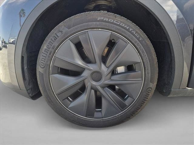 Used 2024 Tesla Model Y Long Range RWD image 15